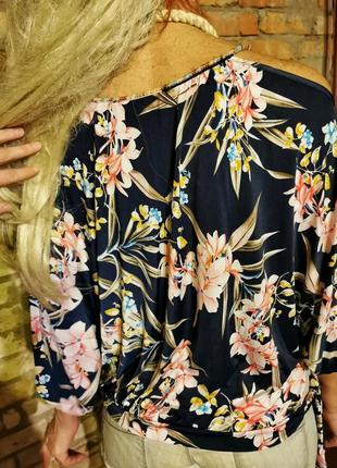 Блуза трикотажная с открытыми плечами вырезы оверсайз в принт цветы кисти бусины бохо7 фото