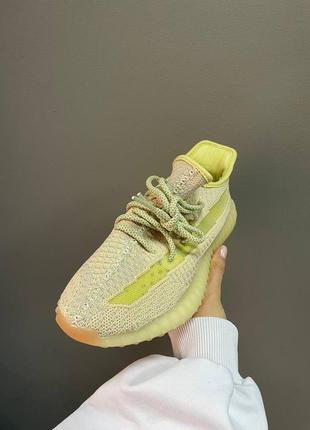 Кроссовки
adidas yeezy boost v2 antlia3 фото