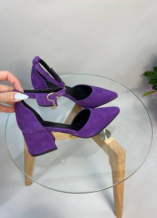 Эксклюзивные туфли из натуральной итальянской замши фиолетовые с ремешком1 фото