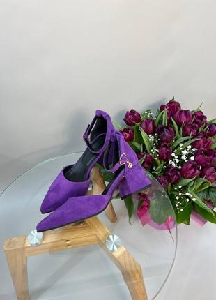 Эксклюзивные туфли из натуральной итальянской замши фиолетовые с ремешком6 фото