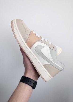 Женские кроссовки nike air jordan 1 low beige4 фото