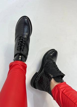 Ексклюзивні черевики з натуральної італійської шкіри рептилія чорні