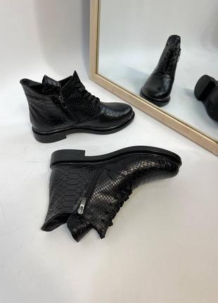Эксклюзивные ботинки из натуральной итальянской кожи рептилия черные8 фото