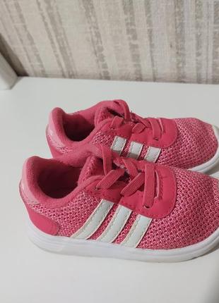 На дівчінку