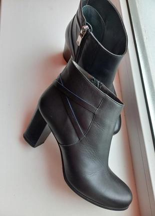 Ботинки из натуральной кожи