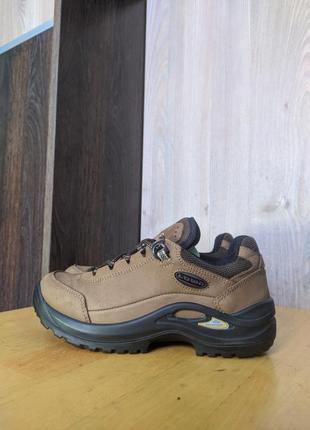 Lowa - треккинговые водостойкие кожаные кроссовки