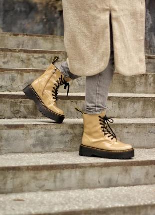 Dr.martens  beige patent демисезонные женские ботинки мартенс9 фото