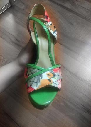 Кольорові босоніжки