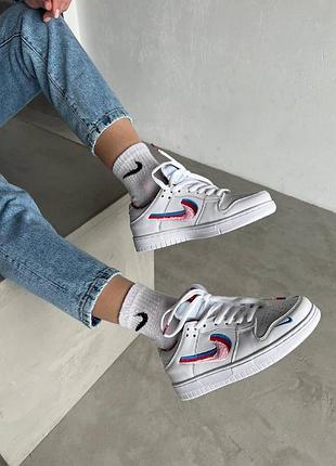 Жіночі кросівки