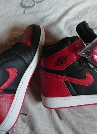 Брендові фірмові кросівки nike air jordan retro high og banned 555088-001,оригінал,розмір 9,5амер.(42-42,5).2 фото