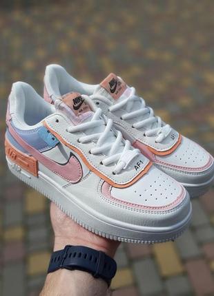 Женские весение низкие кроссовки nike air force  белые с голубым и пудрой летние кросовки найк аир форс4 фото