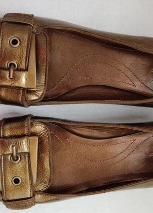 Жіночі туфлі