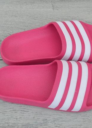Adidas детские розовые тапочки шлепанцы ориигнал 32 размер