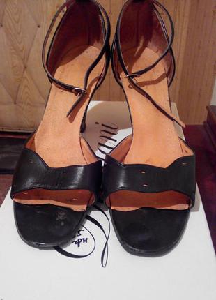 Черные кожаные элегантные босоножки