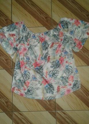 Красивая блуза в листья