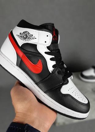 Шикарні жіночі кросівки топ якість 🎁