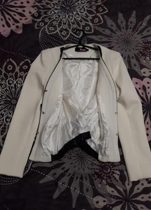Нарядный белый пиджак osley2 фото