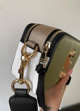 Marc jacobs snapshot olive/gold logo новинка женская оливковая сумочка хаки марк джейкобс тренд жіноча сумка хакі оливка6 фото