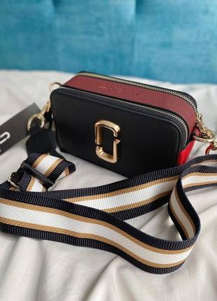 Marc jacobs snapshot red / black logo new новинка елегантна сумочка марк джейкобс чорно червона жіноча сумка чорно червона тренд