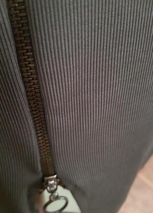 Трикотажная юбка минди в рубчик на молнии с кольцом4 фото