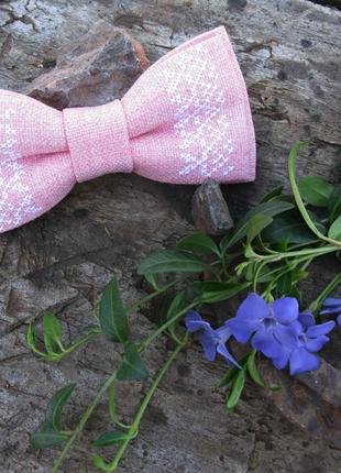 Розовый галстук-бабочка с вышивкой1 фото