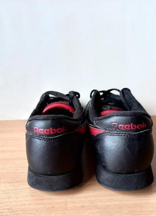 Класні шкіряні кросівки reebok 34,5 р. устілка 23 см7 фото