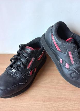 Класні шкіряні кросівки reebok 34,5 р. устілка 23 см6 фото