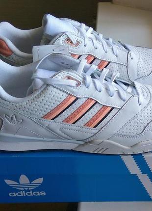 Фирменные кроссовки c натуральной кожи adidas originals trainer. оригинал, новын в коробке