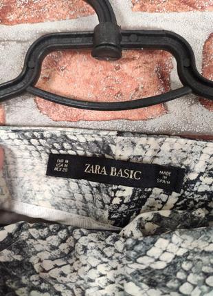 Штаны брюки зауженные zara basic с принтом змеинной кожи анималистический принт4 фото