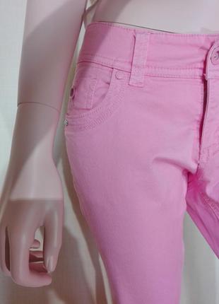 Яркие летние джинсы итальянского бренда3 фото