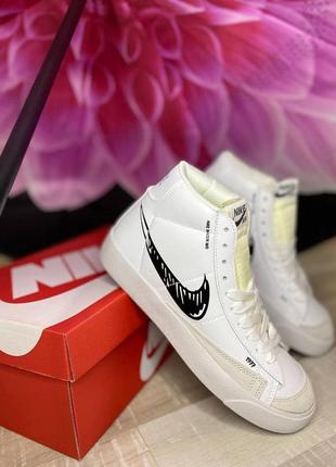 Nike blazer mid 77 женские белые кроссовки найк блейзер демісезон жіночі кросівки весна літо осінь тренд