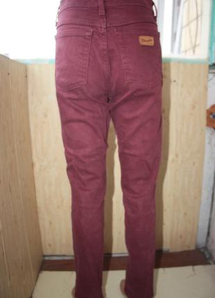 Стильные плотные штаны джинсы цвета марсала3 фото