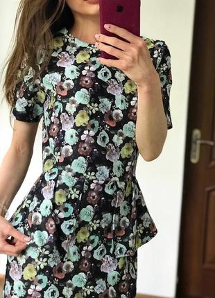 Нове сукні з басками в квітковий принт h&m6 фото