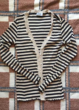 Легка кофточка