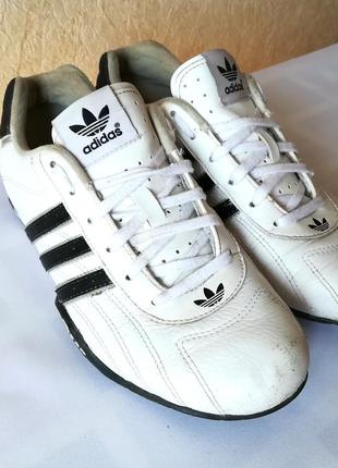 Белые кожаные кроссовки adidas good year