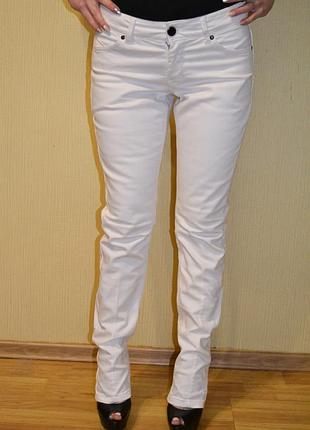 Белые джинсы mexx