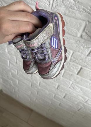 Кросівки на дівчинку