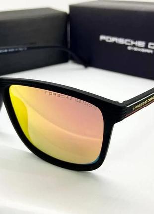 Стильні сонцезахисні окуляри c фірмовим футляром/200055