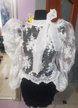 Неймовірно гарна кружевна блуза з пишними стоячими рукавами - на хс, с3 фото