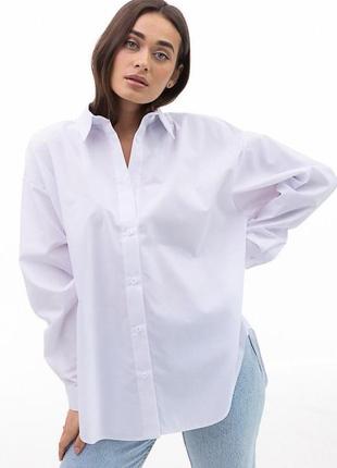 Рубашка женская свободного кроя белая коттоновая базовая modna kazka mkar46524-2
