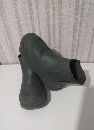 Черевички на дівчинку