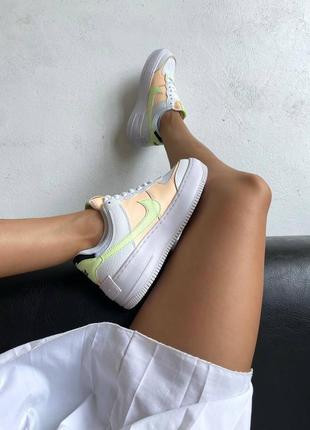 Nike air force shadow crimson tint яскраві кросівки найк форс демісезон весна літо осінь білі кольорові женские цветные кроссовки розподаж скидка4 фото