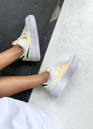 Nike air force shadow crimson tint яскраві кросівки найк форс демісезон весна літо осінь білі кольорові женские цветные кроссовки розподаж скидка5 фото