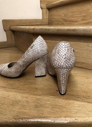 Туфлі best but