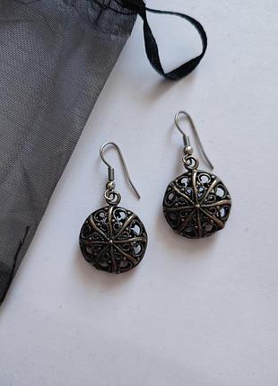 Оригинальные серьги ажурные - бижутерия