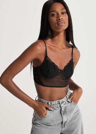 Топ бралет з сітчастої тканини з мереживом bershka