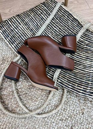 Екслюзивні босоніжки з італійської шкіри жіночі