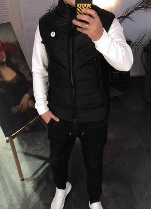 Жилетки moncler