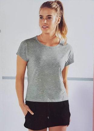 Спортивная серая женская футболка, размер m/l