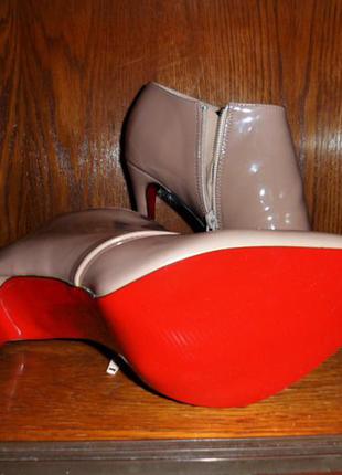 Ботинки, как zara ботильоны (лаковые с красной подошвой)1 фото